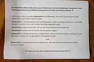 Schwarz-weißer Text auf weißem Papier mit Danksagungen an Förderverein, Mitarbeiter, Helfer, Herrn Horst Irsch, Petrus, Bewohner und Besucher für Unterstützung und gute Stimmung bei Sommerfesten